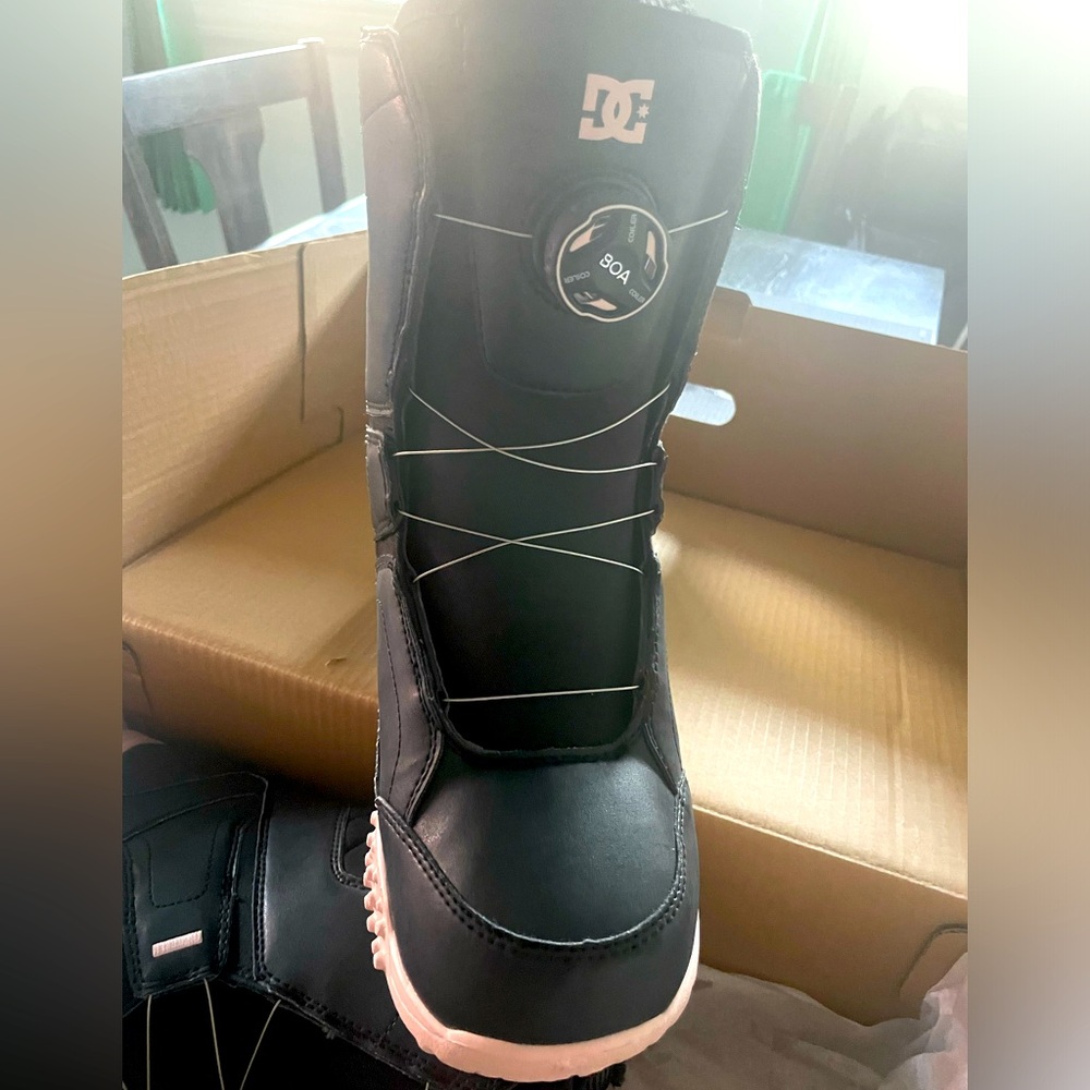 Women’s snowboarding boots! Great condition. Never worn.